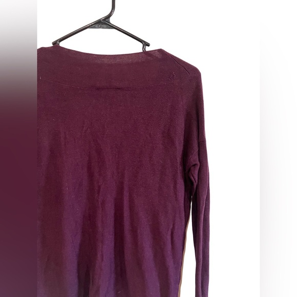 Eileen Fisher S Lightweight Tencel Silk Purple V-
Neck Pullover Sweater Sz S - Picture 4 of 9